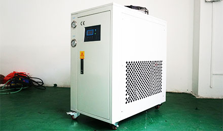 分體式冷水機與其它冷水機有何區(qū)別呢？
